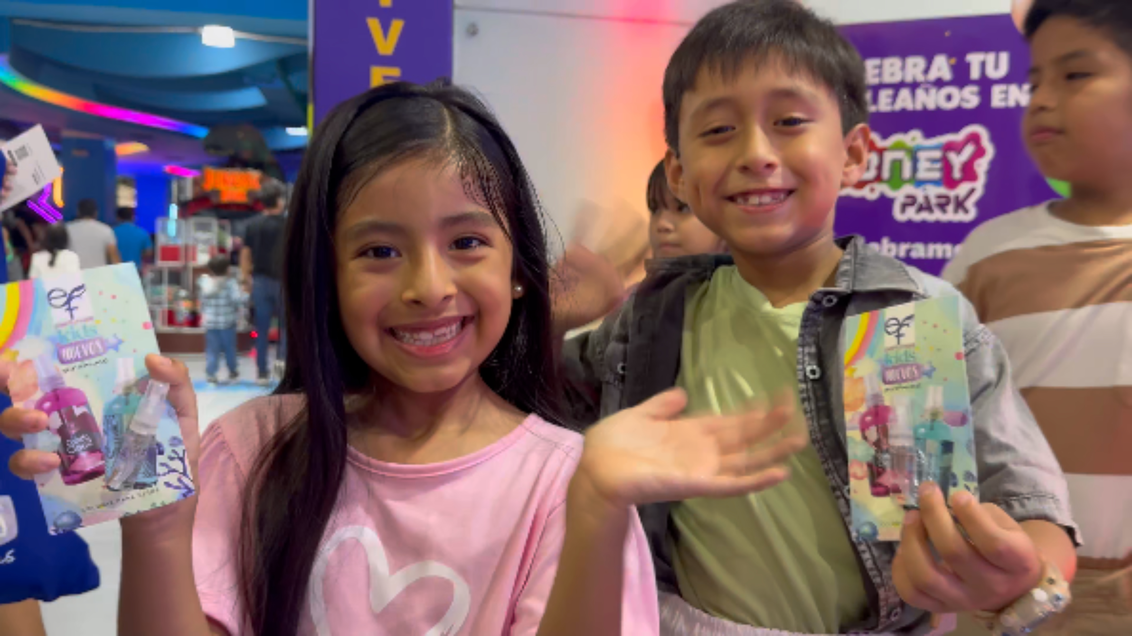 Un mundo de aromas y sonrisas ✨😊: así fue el lanzamiento de Cool Vibes y Candy Cloud 🌈🧴